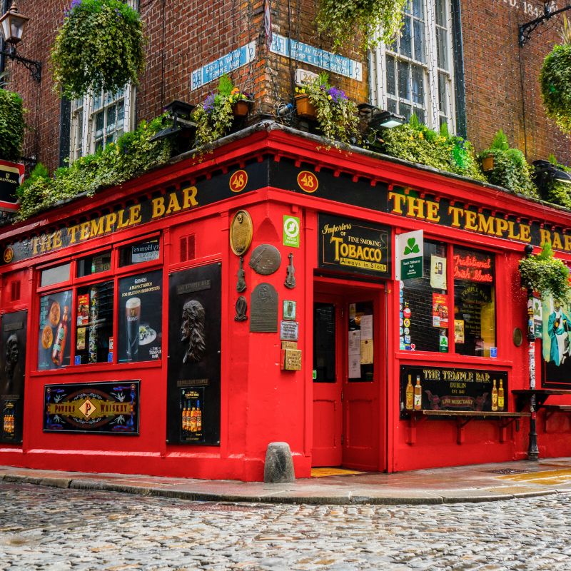 During your Highlights of Ireland tour with Red Orchid Travel, you will experience the Dublin nightlife that the Temple Bar area is known for.