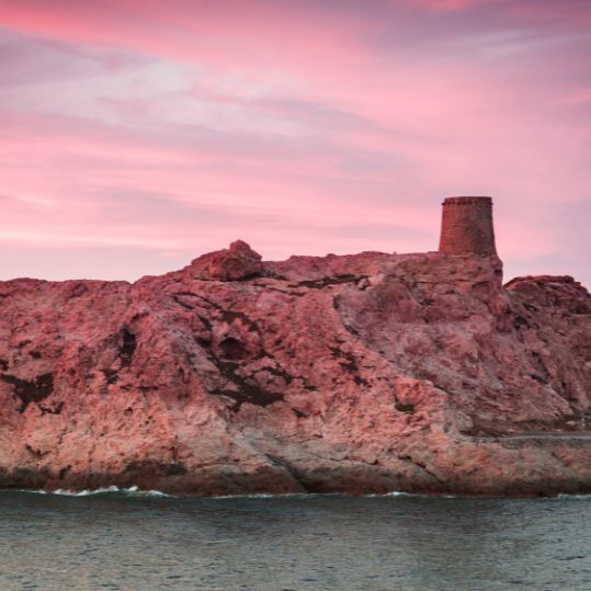 Ile Rousse (red island) is a little town in Balagne region (northwest of Corsica), some 25 km from Calvi.