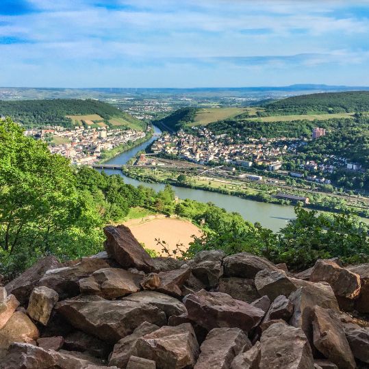 Rüdesheim, like many cities along the Rhine, dates back to Roman times, when the Rhine was the northern border of the empire.